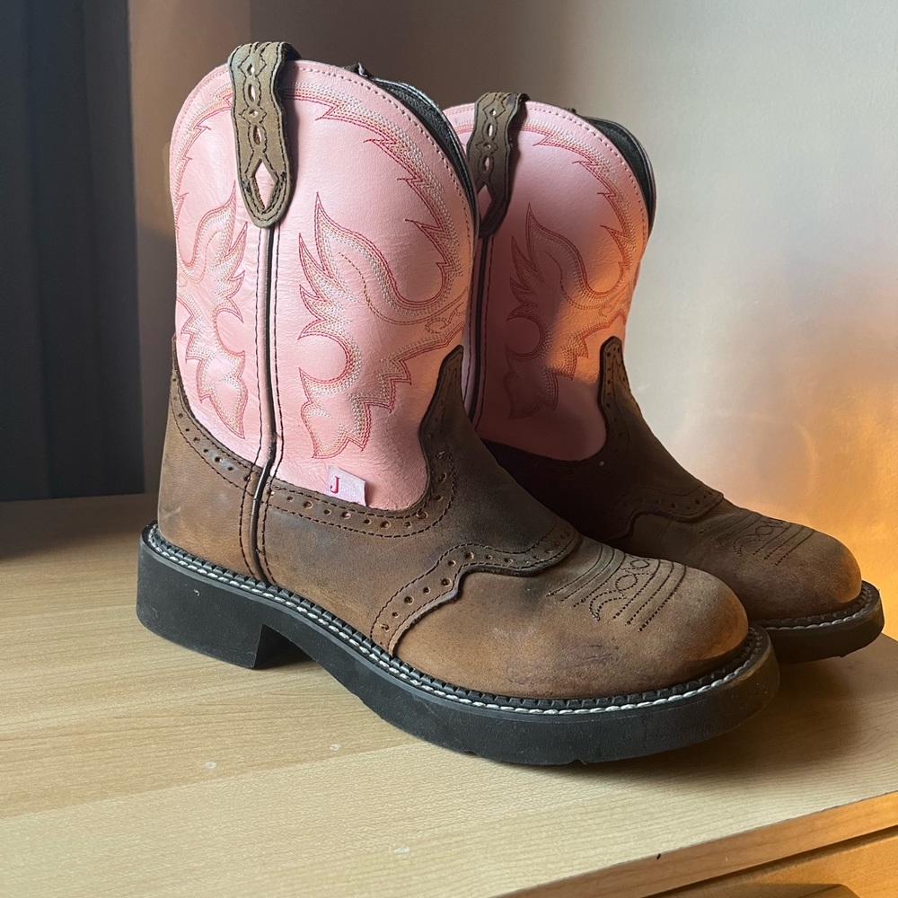 Adorable Baby Pink Justin Boots